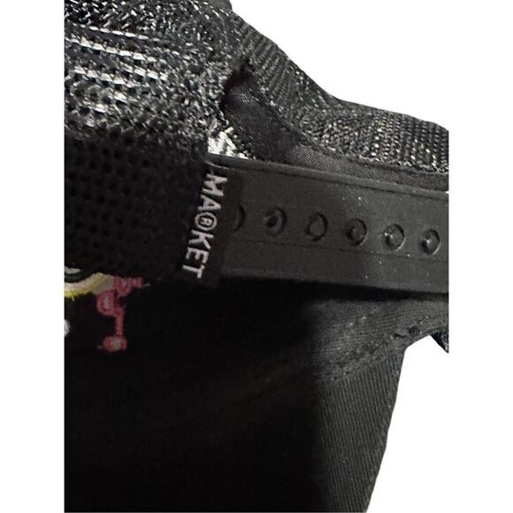 VERY NICE UNISEX Market X Smiley URBAN OUTFITTERS Exclusive Collage Trucker Hat - Picture 11 of 11